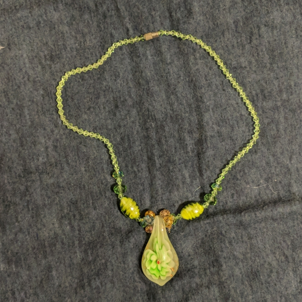 Magnet clasp beaded necklace with glass pendant